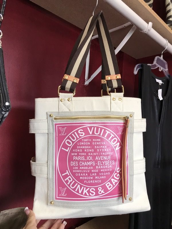 Louis Vuitton Limited addition globe bag purse
