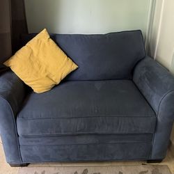  Rooms To Go Twin Sleeper Sofa - Excellent Condition!