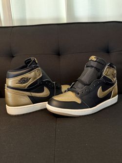 Jordan 1 Retro High OG Black Metallic Gold