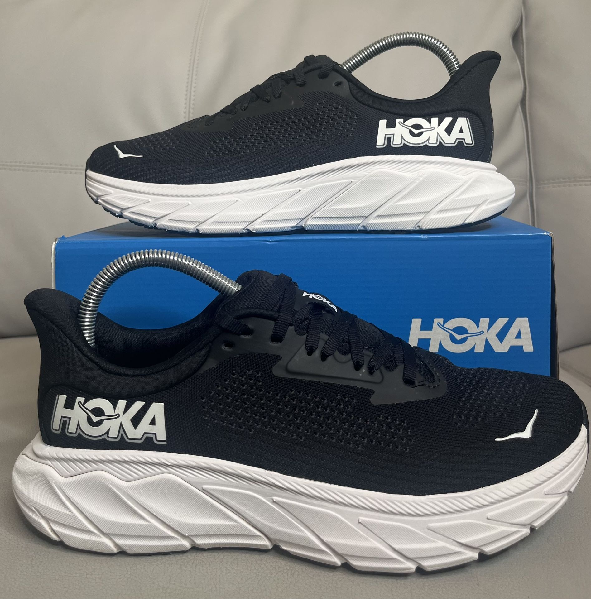Hoka Ahari 7 Black White Athletic Running Shoes Sneakers Women’s Size 9