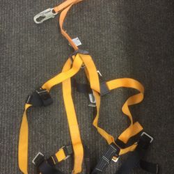 MILLER TITAN SAFETY HARNESS WITH LANYARD FALL PROTECTION