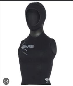 New 3mm women's size 10 sport scuba vest. Brand new. B a r e