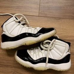 Jordan 11s 