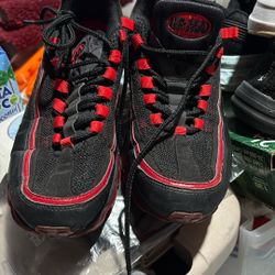 8 1/2 Lightly Used Air Ma X