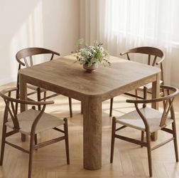 *New* Elegant Dining Table