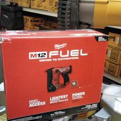 MILWAUKEE M12 FUEL 18 GAUGE COMPACT BRAD NAILER (TOOL ONLY)