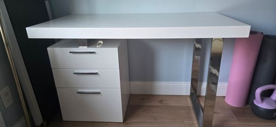 Modern White Desk with Mirrored Legs & 3 Drawers