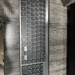 WIRELESS KEYBOARD 