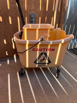 Mop bucket