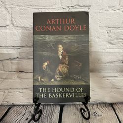 THE HOUND OF THE BASKERVILLES ~ Arthur Conan Doyle ~ PB VG.
