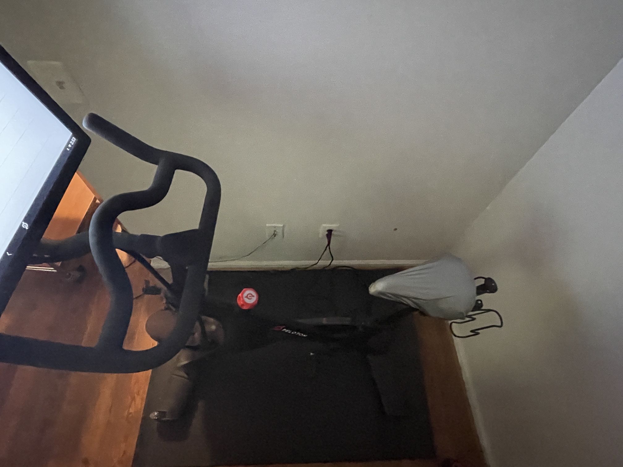 Peloton Bike PLTNRB1VO 2nd Generation LIKE NEW for Sale in Dulles, VA