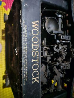 Vintage WoodStock Typewriter
