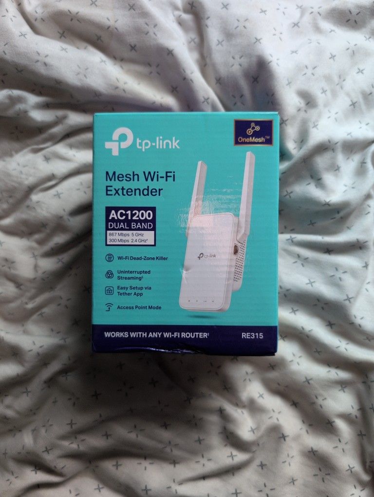 TP-Link AC1200 Mesh Wi-Fi Extender.