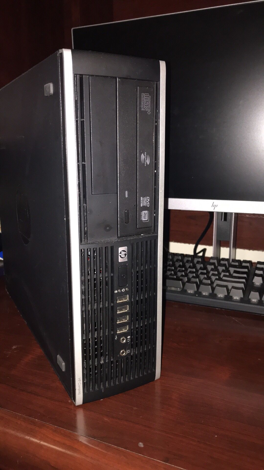 HP Desktop Computer with Mouse and Keyboard