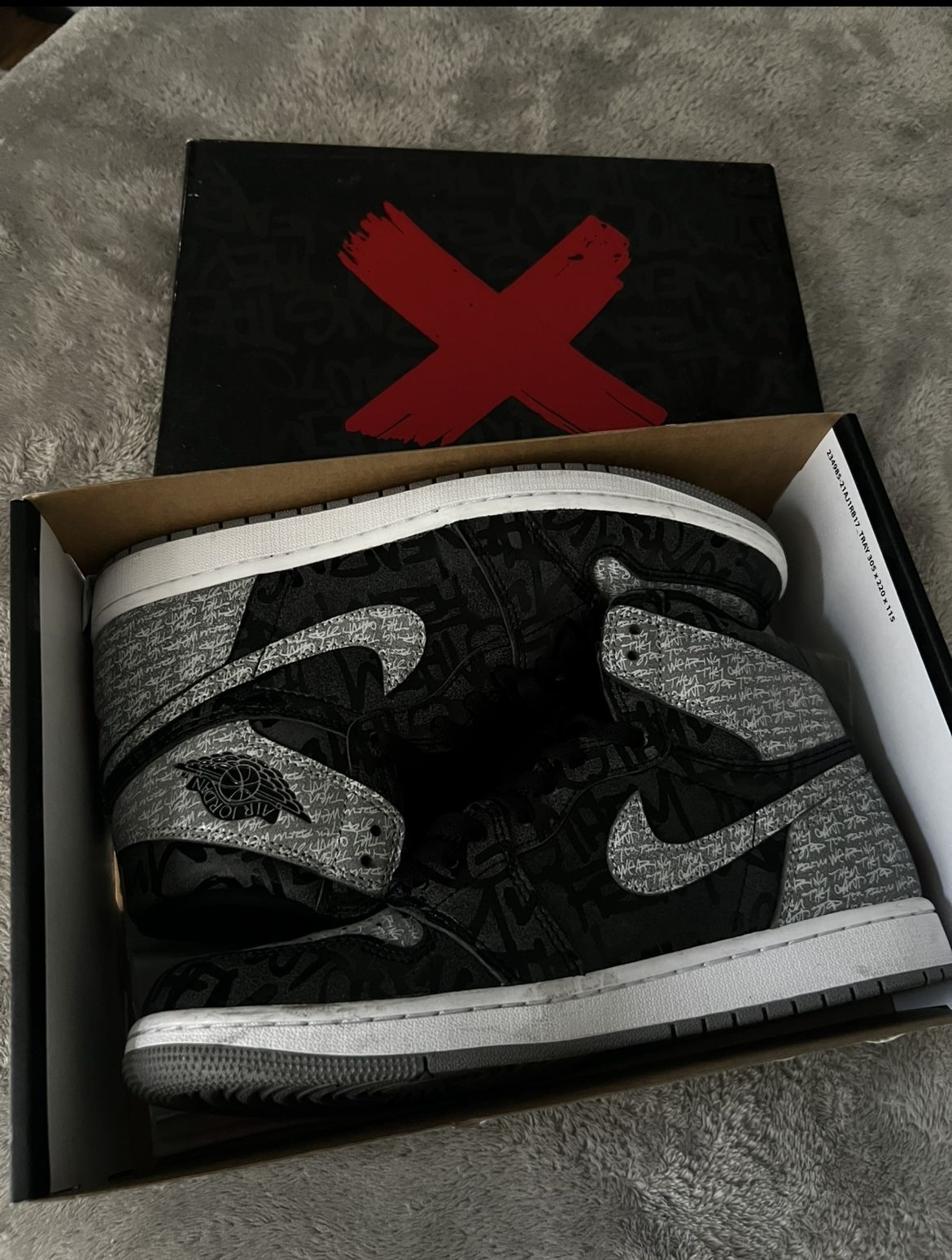 AIR JORDAN 1 RETRO HIGH OG REBELLIONAIRE  Size 9.5 Mens  
