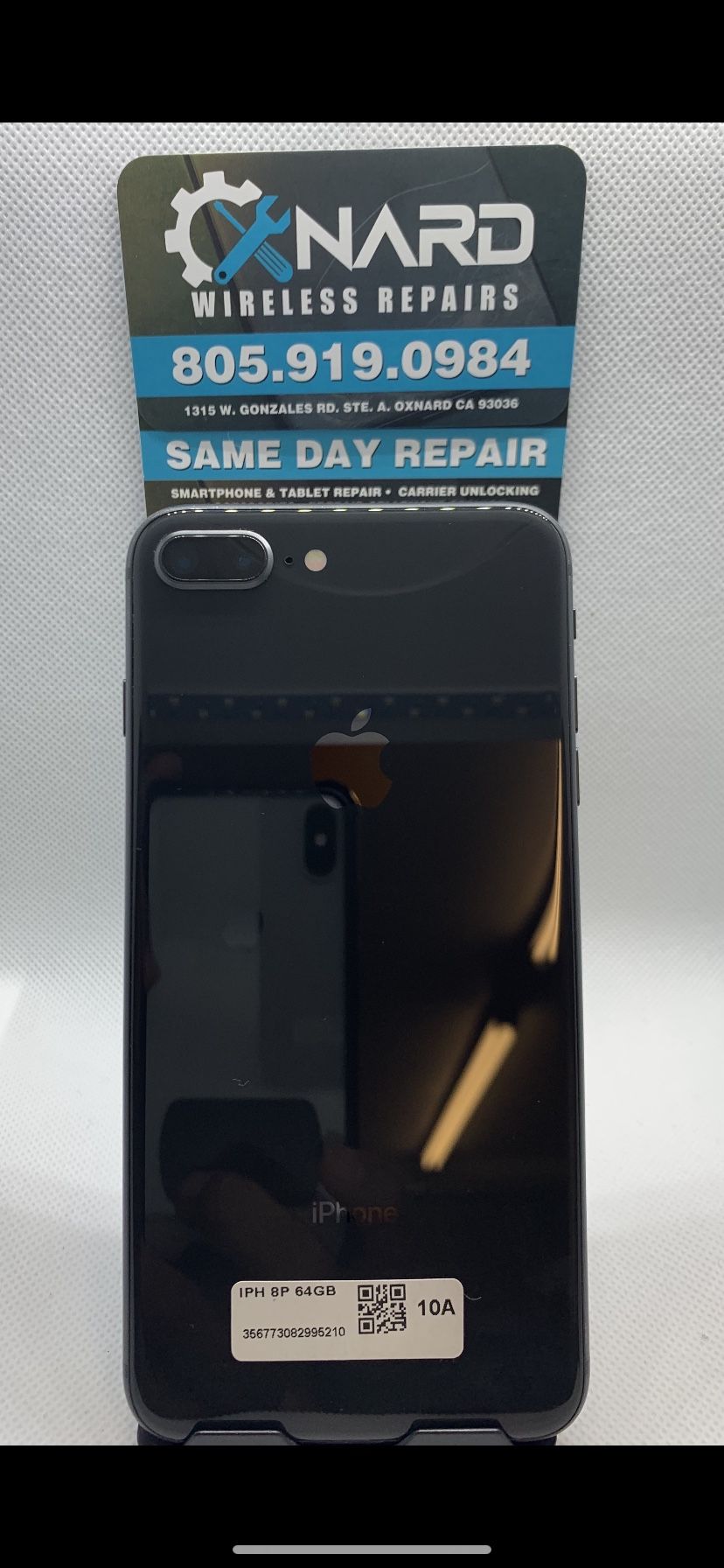 iPhone8 plus 64GB unlocked$380