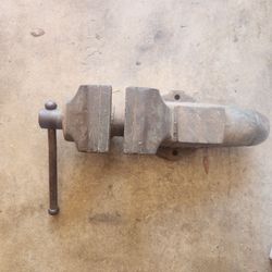 Vintage Walton 4.5 inch bullet vise