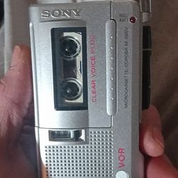Sony M-530V Handheld Cassette Voice Recorder + Blank Tape + Batteries !