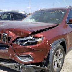 Partes y piezas jeep Cherokee 2016 2021