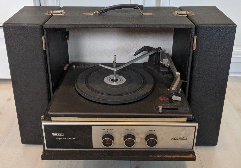 Vintage Realistic Garrard Amplifier Phonograph Turntable -Needs Serviced