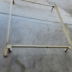 FULL/TWIN  METAL BED FRAME 