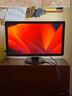 Dell Full HD 22” Full HD Wide Screen Monitor with Power Cable