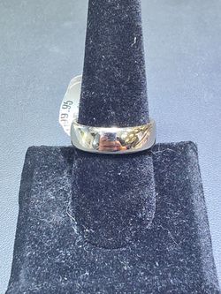 14kt WG Wedding Band. (C-4) SIZE 8.5 ASK FOR RYAN. #(contact info removed)77
