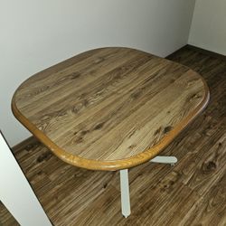 Dining room Table 