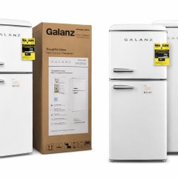 Galanz 4.0 Cu Ft Mini Refrigerator – Compact Fridge – Like New