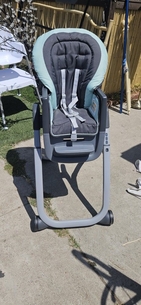 Graco High Chair, Converts to Dining Booster Seat