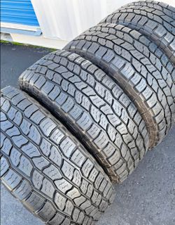 35x12'50R18 LT ALL TERRAIN Marca Cooper Brand tires