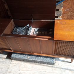 1960's Sears Silverton Record Player Console (Vintage)