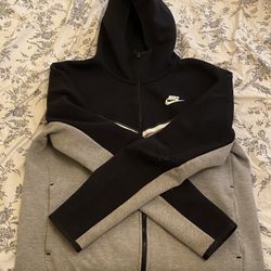 Nike Tech Fleece Zip Up 