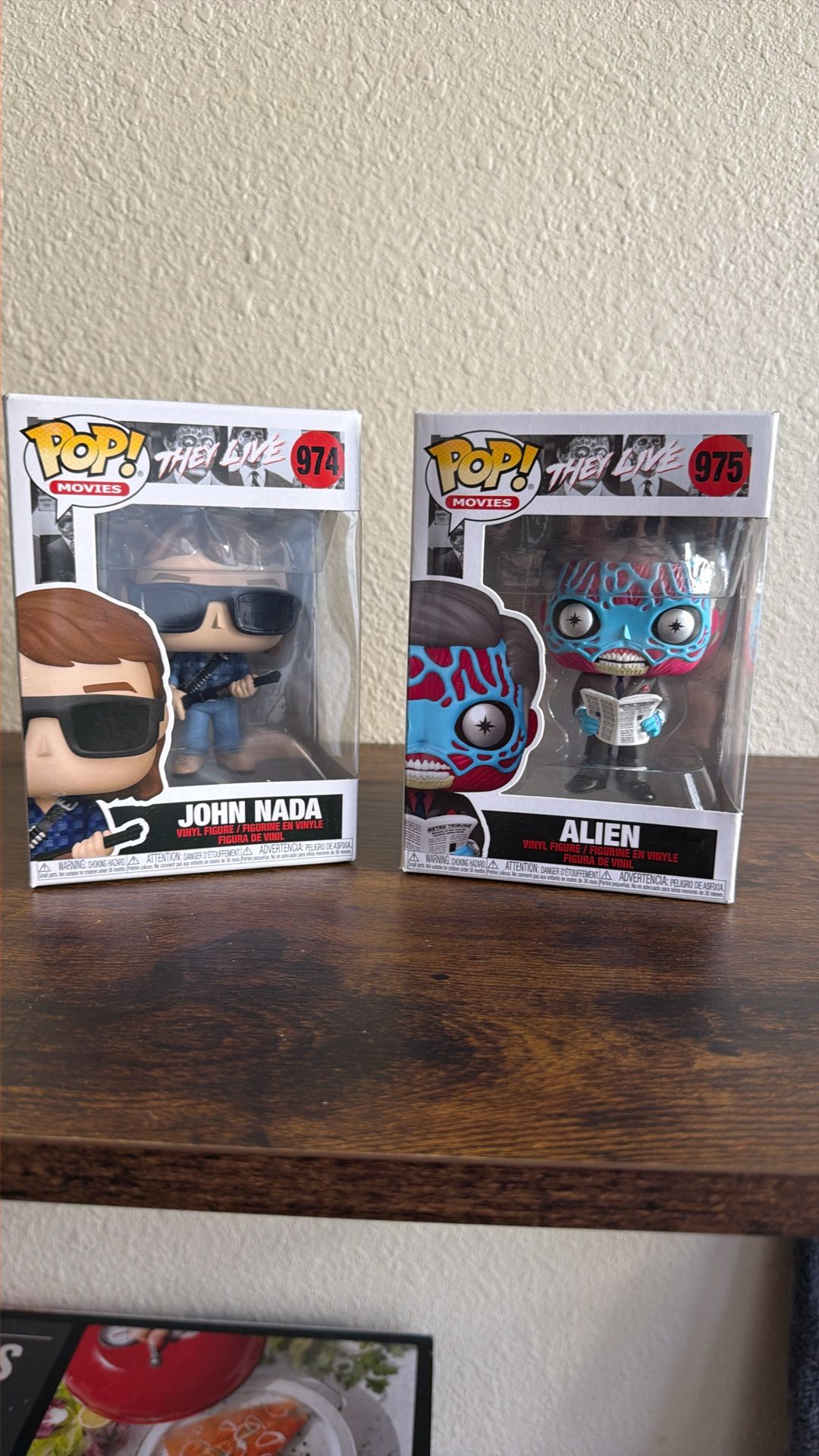 They Live John Nada 974 And Alien 975 Funko Pops