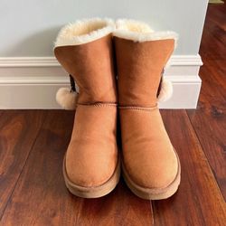Short UGG boots