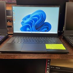 Razer Blade RZ0902386E92 Gaming Laptop i7 SixCore 16GB RAM 512GB SSD 8GB GPU W11 15.6” FHD 144Hz IPS