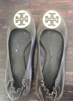 Tory Burch flats !