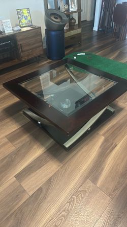 Cocktail table