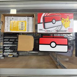 New Nintendo 2DS XL Pokeball Edition CIB
