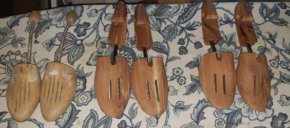 VINTAGE  WOOD SHOE STRETCH KEEPERS