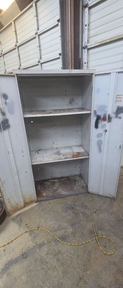Metal cabinet
