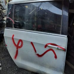 2012 Chrysler Pacifica Right Rear Door 