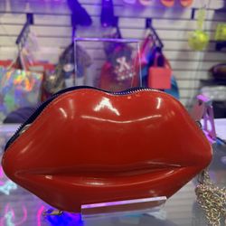 Red Lips Purse