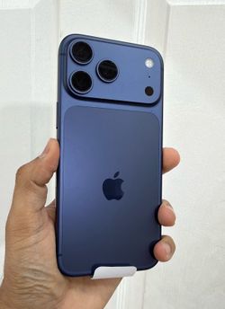 iPhone 17 Pro Max 256GB unlocked (Blue)