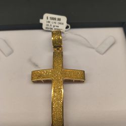 10k Gold diamond pendant layaway available 10%dwon if you interested please make sure you ask for Maribel thank you