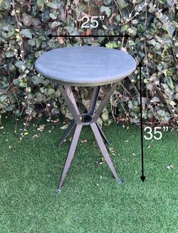 Round High Top Pub Table, Tall Cocktail Table with Heavy Duty Metal Frame, Industrial Style, for Small Space, Bistro, Cafe, Banquet, Restaurant
