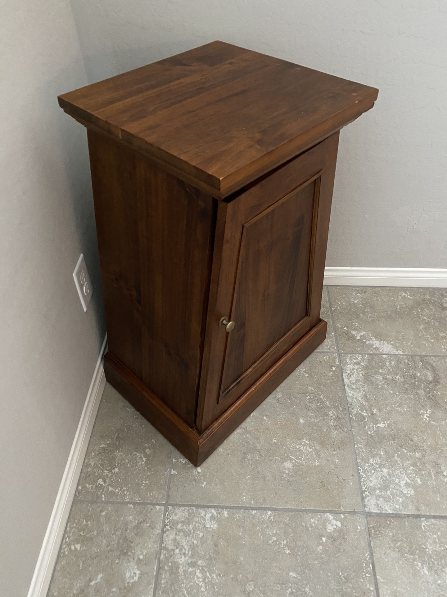 Music Stand / Plant Stand with shelve