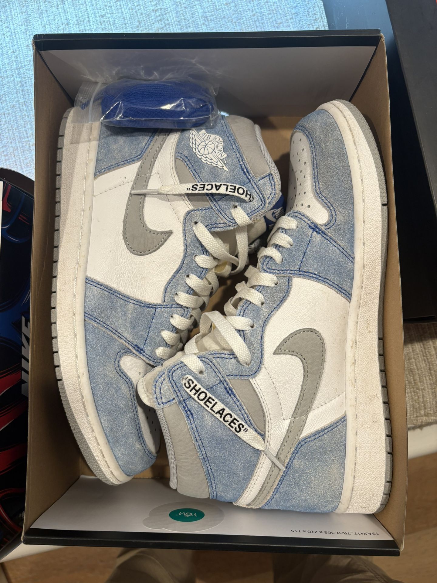 Jordan 1 High “Hyper Royal” Size 8.5 AUTHENTIC