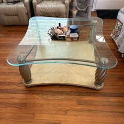 Beautiful Vintage Bernhardt Coffee Table