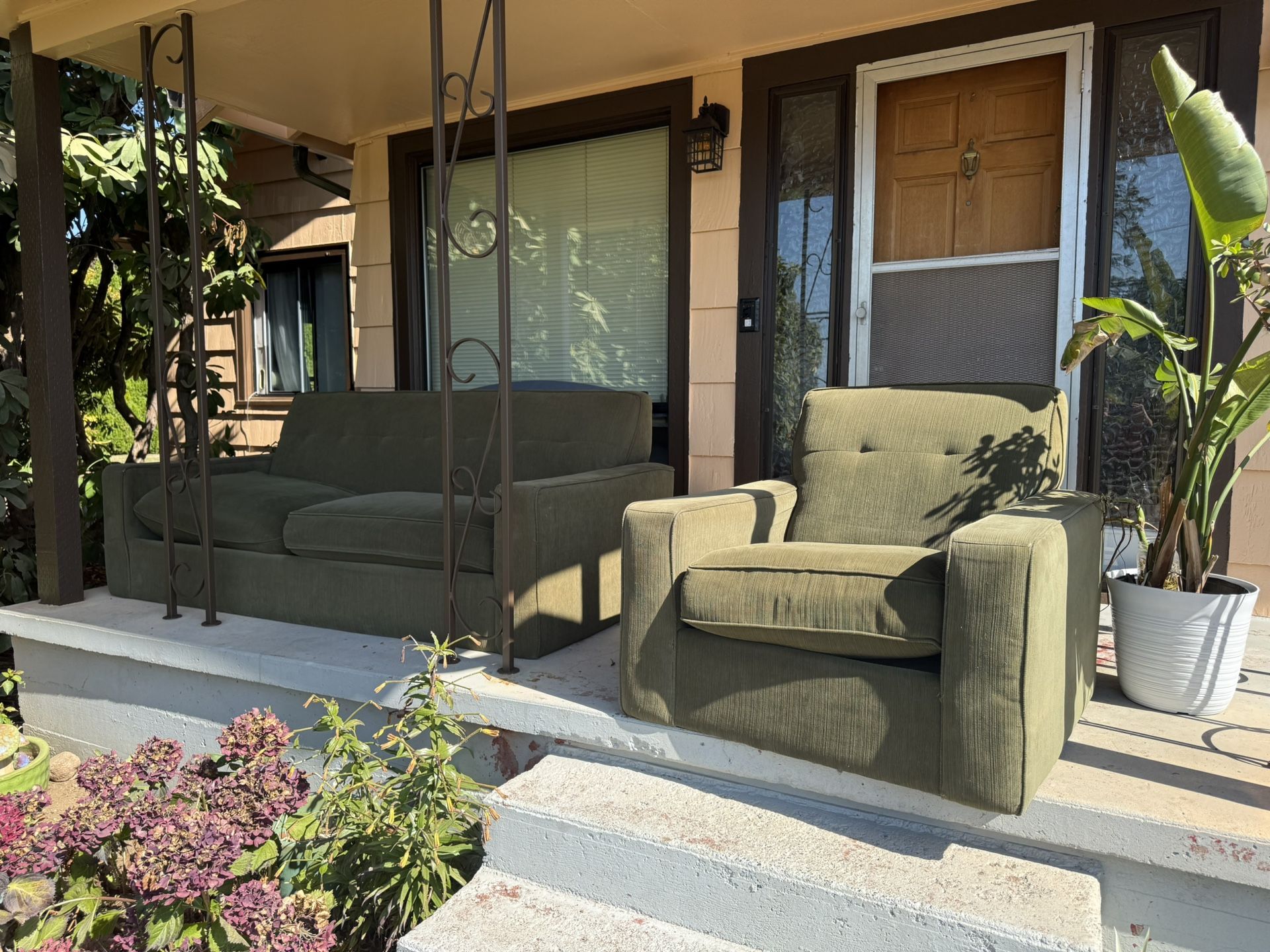 Free Couch Chair Sofa 